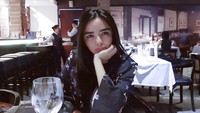 Gita Sinaga dikenal sebagai aktris cantik yang kerap menghiasi layar kaya. Beberapa waktu yang lalu ia dikabarkan pindah agama namun ia menepis tudingan tersebut. Foto: Instagram @gitasinaga