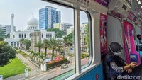 Namun suasana di Stasiun MRT Lebak Bulus masih lengang.