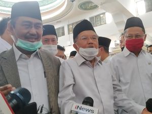 JK Sebut Salat Jumat Sudah Tertib, Tak Seperti di Mal