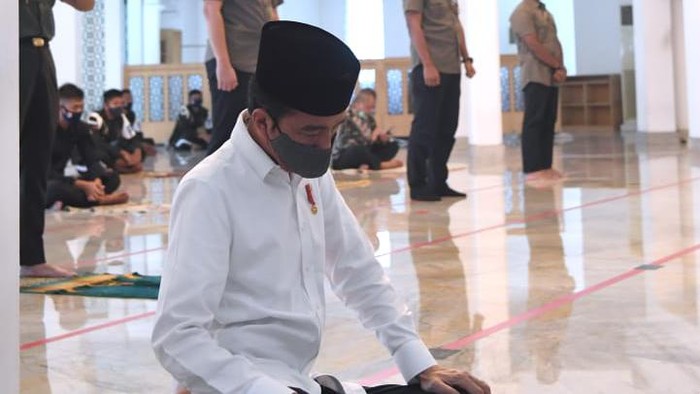 Jokowi Laksanakan Salat Idul Adha di Semarang, Ma'ruf Amin Pimpin Salat di Istiqlal