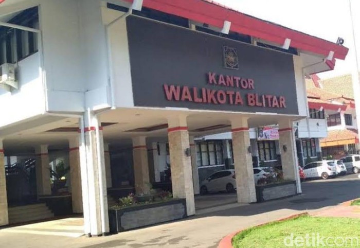 kantor wali kota blitar santoso