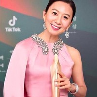 1. Kim Hee Ae (The World of the Married)Aktor drama Korea paling bersinar di 2020 adalah Kim Hae. Pesona dan akting wanita 53 tahun tersebut dalam The World of the Married memukau para penonton. Foto: Instagram