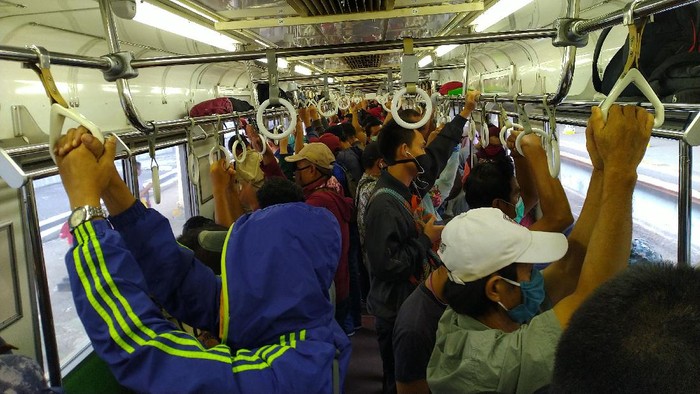 Kondisi KRL Bogor-Jakarta. (Foto: Sachril/detikcom)