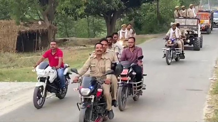 Konvoi polisi di India