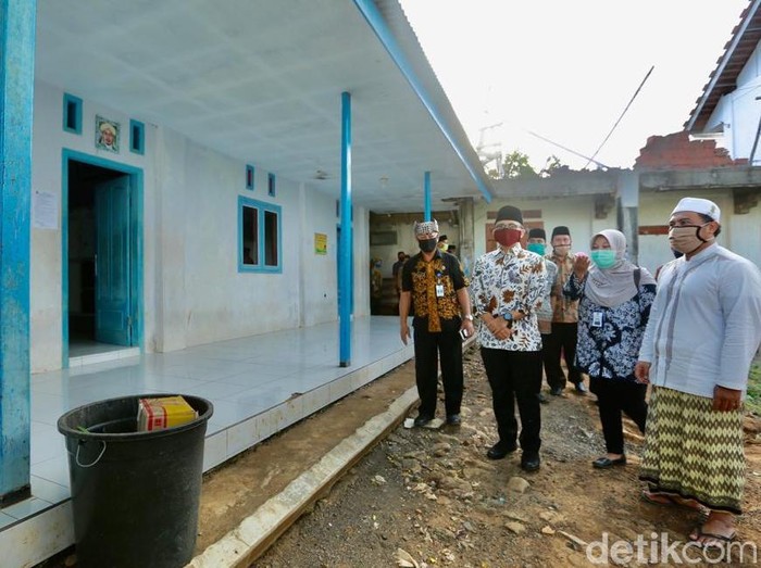 Kunjungi Pesantren, Bupati Anas Tinjau Kesiapan New Normal