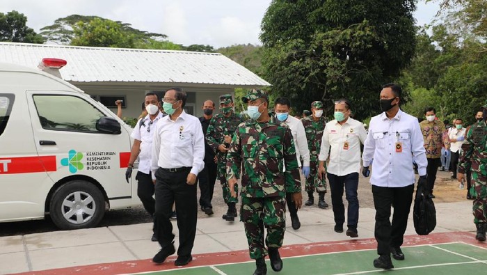 Mahfud MD meninjau Rumah Sakit Khusus Infeksi COVID-19 (RSKI) Pulau Galang, Provinsi Riau