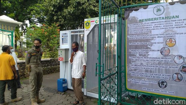 Masjid Agung Baitul Faidzin di Komplek Tegar Beriman, Cibinong, Kabupaten Bogor (Sachril Agustin Berutu/detikcom)