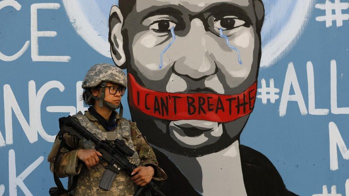 Mural bergambar George Floyd hiasi berbagai negara dunia. Diketahui, kematian George Floyd jadi momentum untuk menyuarakan penghapusan diskriminasi dan rasisme.