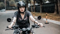 Bila menengok laman instagramnya, Nabila juga kerap memposting foto dengan caption yang unik. Foto: Instagram @nabilabylla