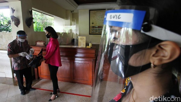 Rencana pemkot Solo yang tidak memperpanjang status Kejadian Luar Biasa 7 Juni mendatang disambut positif oleh Perhimpunan Hotel dan Restoran Indonesia (PHRI) Solo. Rencana pemkot Solo yang tidak memperpanjang status Kejadian Luar Biasa 7 Juni mendatang disambut positif oleh Perhimpunan Hotel dan Restoran Indonesia (PHRI) Solo.