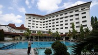 Semua sudut hotel dilakukan pembersihan atau sterilisasi.