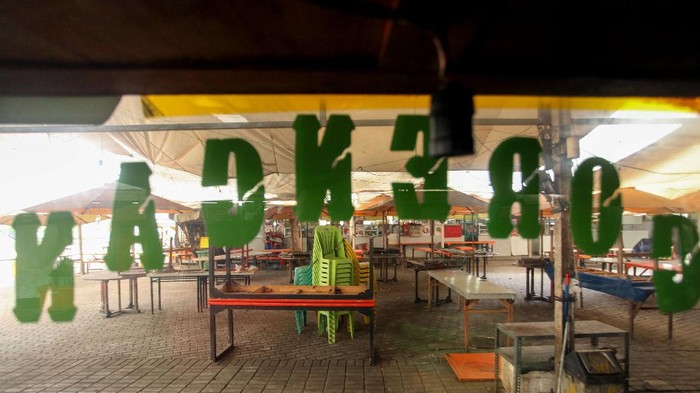 Potret Lenggang Jakarta yang Sunyi Saat Masa PSBB di Ibu Kota Sudah beberapa bulan area Monas ditutup sejak awal PSBB Jakarta. Kawasan kuliner Lenggang Jakarta pun tampak sunyi dari aktivitas masyarakat.
