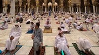 Syam mengatakan kalau memang dibuka dengan prosedur new normal yang ketat tentunya kemungkinan bisa berjalan umrah, hanya biayanya menjadi tinggi sehingga harga paket tentu naik. Naiknya sekitar 25-40% dari harga normal. Jadi kalau harga normalnya Rp20 juta bisa jadi Rp27 jutaan. dok. Haramain Info  