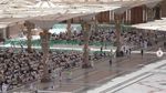 Ratusan Ribu Orang Salat Jumat Pertama di Masjid Nabawi