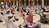 Penutupan masjid Nabawi dan Masjidil Haram itu dilakukan untuk masyarakat umum yang berada di Arab Saudi maupun dari luar Arab Saudi untuk beribadah. (Foto: dok. Haramain Info)