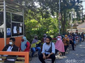 180 Kursi Bikin Warga yang Rapid Test Tak Lagi Abaikan Physical Distancing
