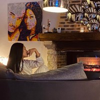 Nuansa tradisionalnya yang masih kental itu lantas dipadukan dengan interior bergaya modern sehingga menghadirkan atmosfer yang kontemporer. (Foto: Instagram/@anggun_cipta)