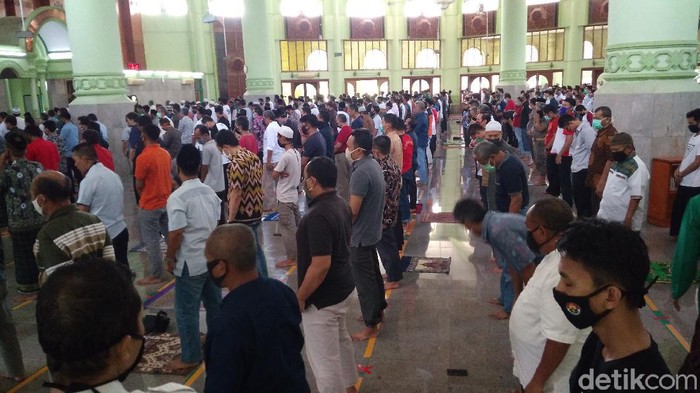 Salat Jumat di Cirebon