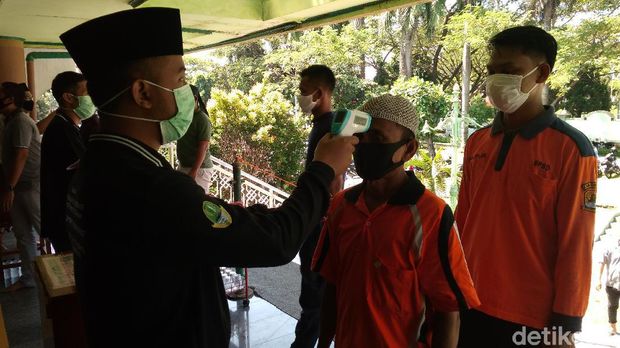 Salat Jumat di Cirebon