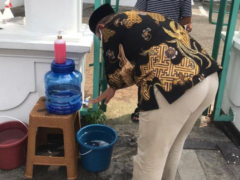 Salat Jumat di Masjid Cut Meutia Jakarta