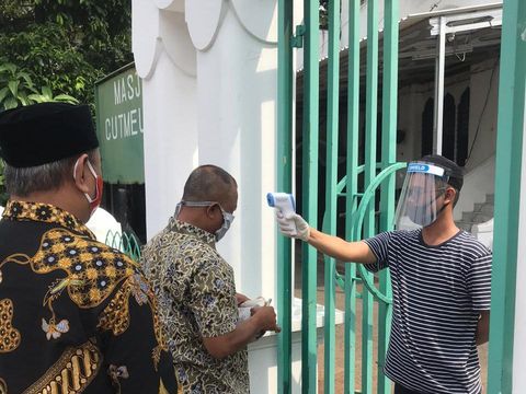 Salat Jumat di Masjid Cut Meutia Jakarta