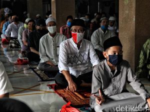 Salat Jumat Pertama Masa PSBB Transisi, MUI DKI: Tertib dan Khidmat