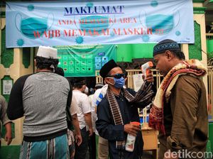 Salat Jumat di Tanjung Priok Terapkan Protokol Kesehatan