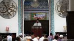 Salat Jumat Pertama Masa PSBB Transisi di Jakarta