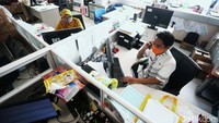 Gubernur DKI Jakarta, Anies Baswedan memutuskan PSBB di Jakarta diperpanjang hingga 18 Juni 2020. Keputusan tersebut disebutkan mulai berlaku sejak 5 Juni 2020.