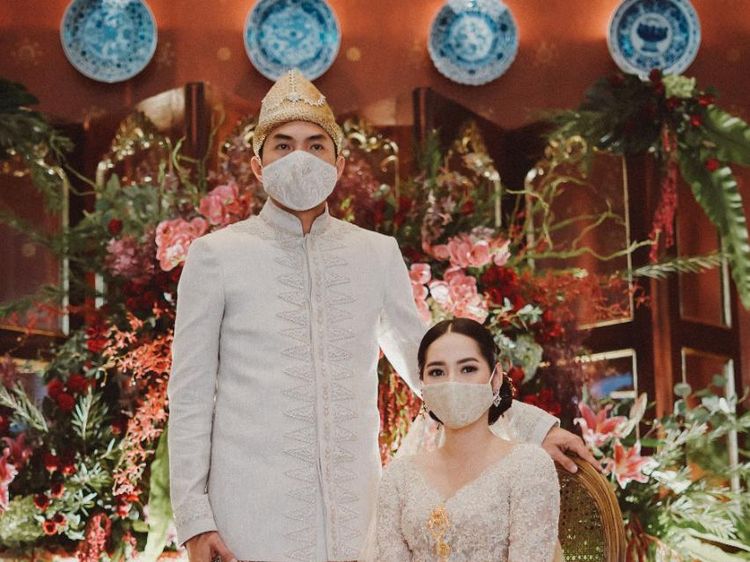 Bermasker, Niken Anjani Resmi Menikah Lagi