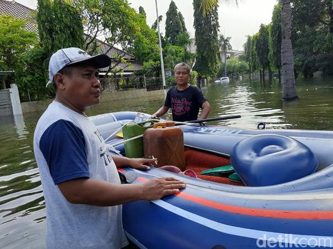 Banjir rob di Kompleks Pantai Mutiara (Jehan Nurhakim/detikcom)
