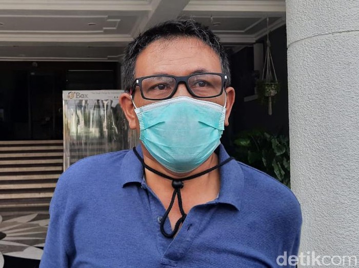 Pemkot Surabaya dan BIN akan menggelar rapid test massal bagi seluruh karyawan PDAM Surya Sembada. Rapid test digelar setelah tiga karyawan dinyatakan positif Corona.