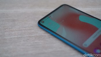 Kamera selfienya 8 MP dengan aperture f/2.0. Foto: Adi Fida Rahman/detikINET