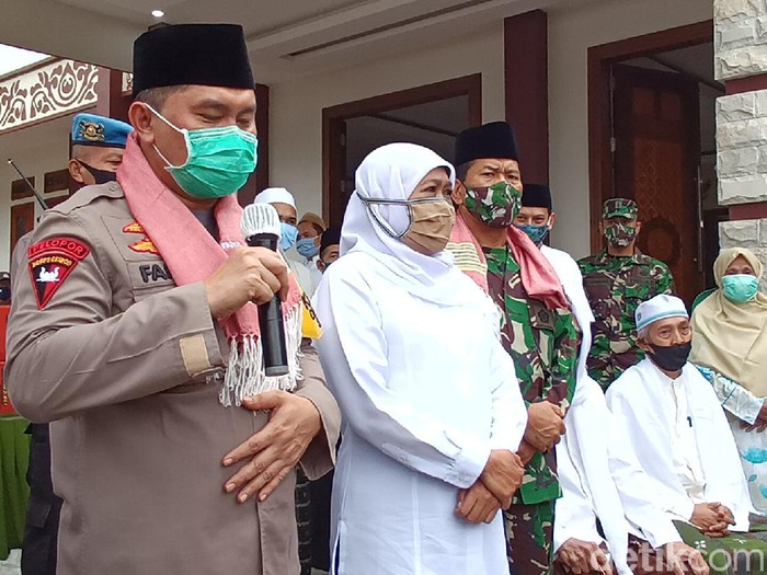 Forkopimda Ngawi membuka posko Kampung Tangguh penanggulangan COVID-19. Kampung Tangguh yang didirikan Polres Ngawi juga menjamin ketersediaan lumbung pangan.