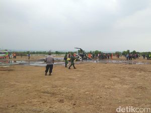Saksi Lihat 6 Orang Berguling Keluar dari Helikopter yang Jatuh di Kendal