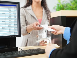 Tepatkah Pembukaan Rekening Bank untuk 200 Juta Warga?