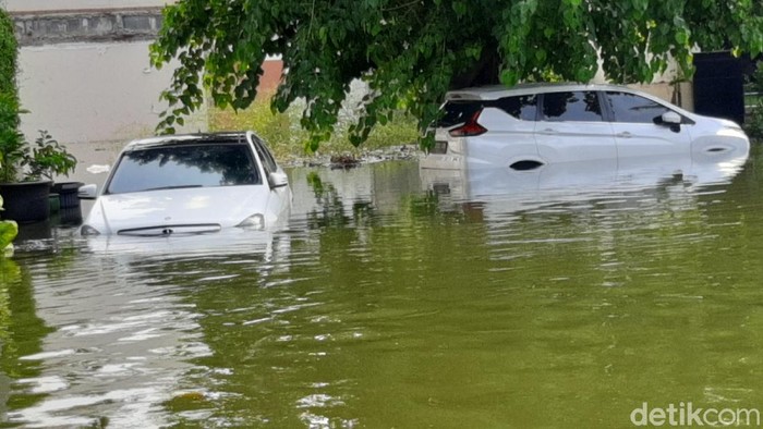 Kompleks Pantai Mutiara Jakarta Terdampak Rob Ada Mercy Terendam