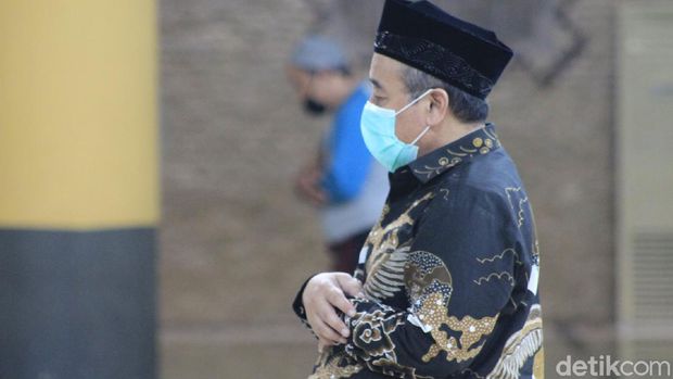 Salat Zuhur Berjemaah di Masjid Raya Bandung