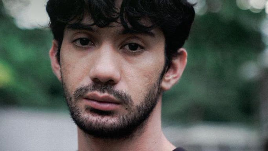 Reza Rahadian Ingin Sutradarai Film Musikal