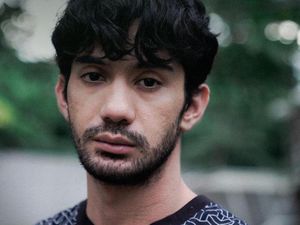 Mengintip Syuting Serial Sementara, Selamanya Besutan Reza Rahadian
