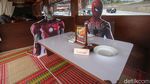 Superhero Bantu Restoran di Puncak untuk Jaga Jarak