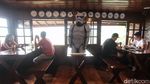 Superhero Bantu Restoran di Puncak untuk Jaga Jarak