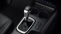 Ada dua pilihan transmisi yakni manual dan otomatis, masing-masing dengan enam tingkat percepatan. (Toyota)
