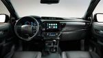 Toyota Hilux Terbaru Meluncur: Wajah Segar, Tenaga Besar