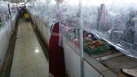 Pemerintah setempat melakukan uji coba penerapan normal baru di Pasar Batang dengan menerapkan protokol kesehatan, pengaturan jaga jarak antar pedagang dan pembeli untuk memutus rantai penyebaran virus COVID-19. 