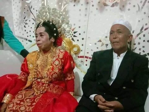 Viral kakek duda 73 tahun di Maros menikahi wanita lajang 51 tahun (M Bakrie/detikcom)
