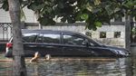 Banjir Rob Rendam Perumahan di Utara Jakarta