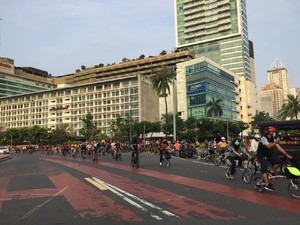 CFD Masih Ditiadakan Saat PSBB Transisi, Warga DKI Tetap Padati Bundaran HI