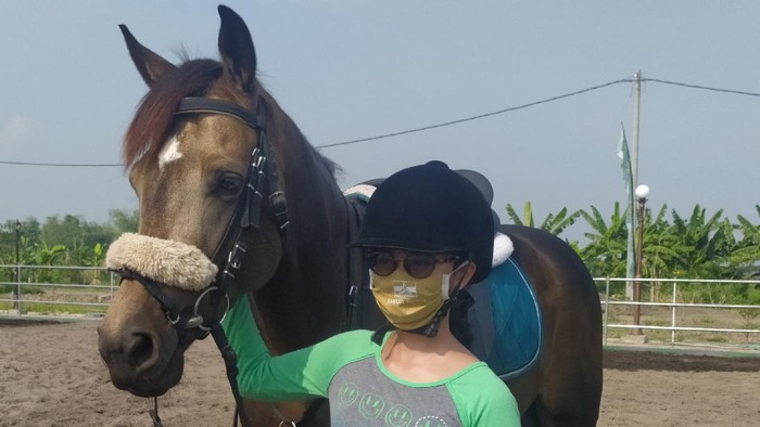 Atlet Equestrian tetap berlatih di tengah pandemi virus Corona.