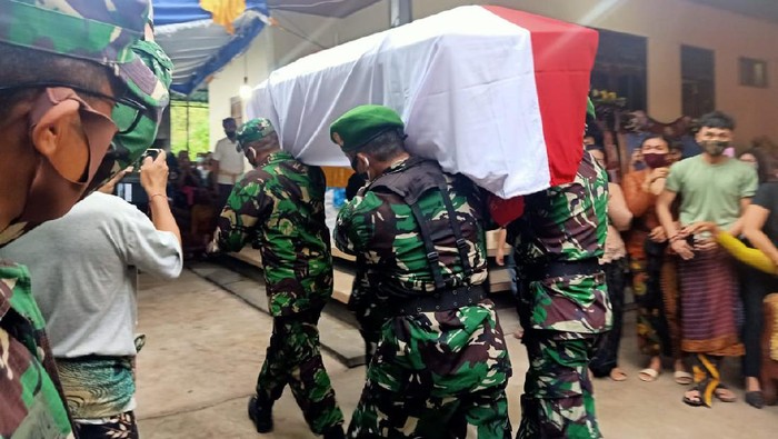Jenazah Kapten Suardiasa tiba di rumah duka, Bulelang Bali